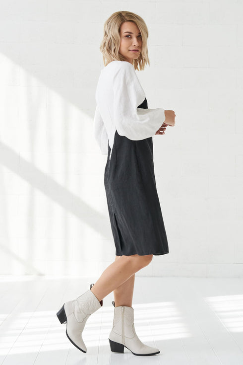 Image 8 of Summer linen dress features long sleeves and side pockets Malvina from Baltic Linen